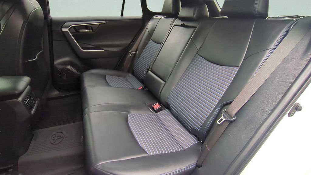 Used 2021 Toyota RAV4 XSE w/ XSE Grade Weather Package AWD/4WD image 9
