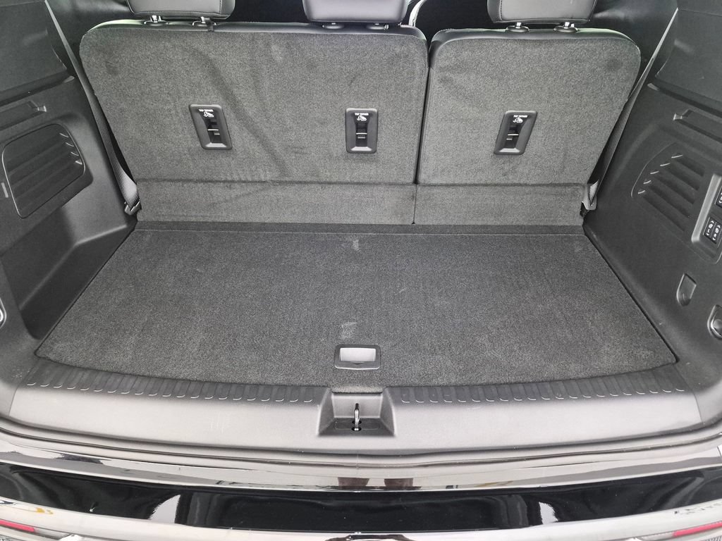 Used 2025 GMC Acadia Denali FWD image 30