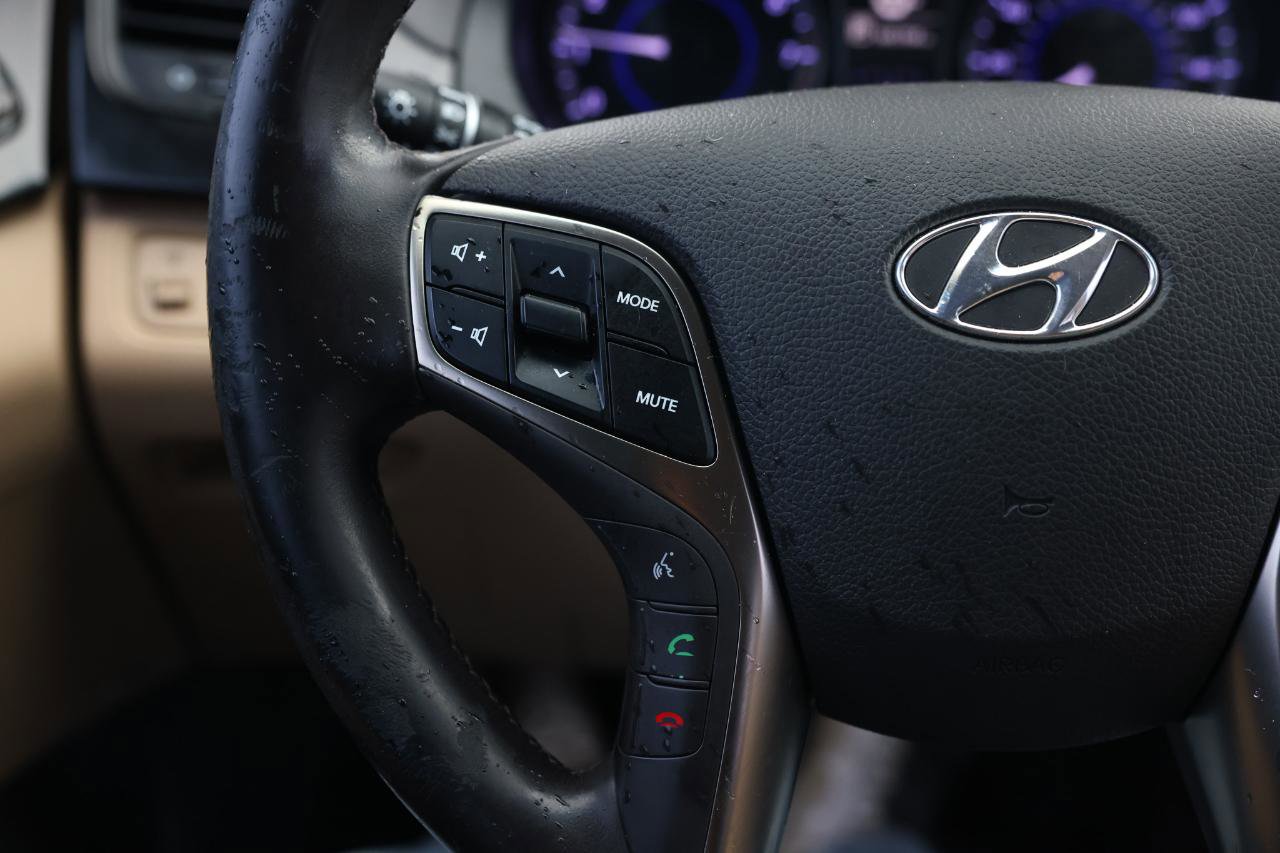 Used 2013 Hyundai Azera w/ Technology Pkg image 25