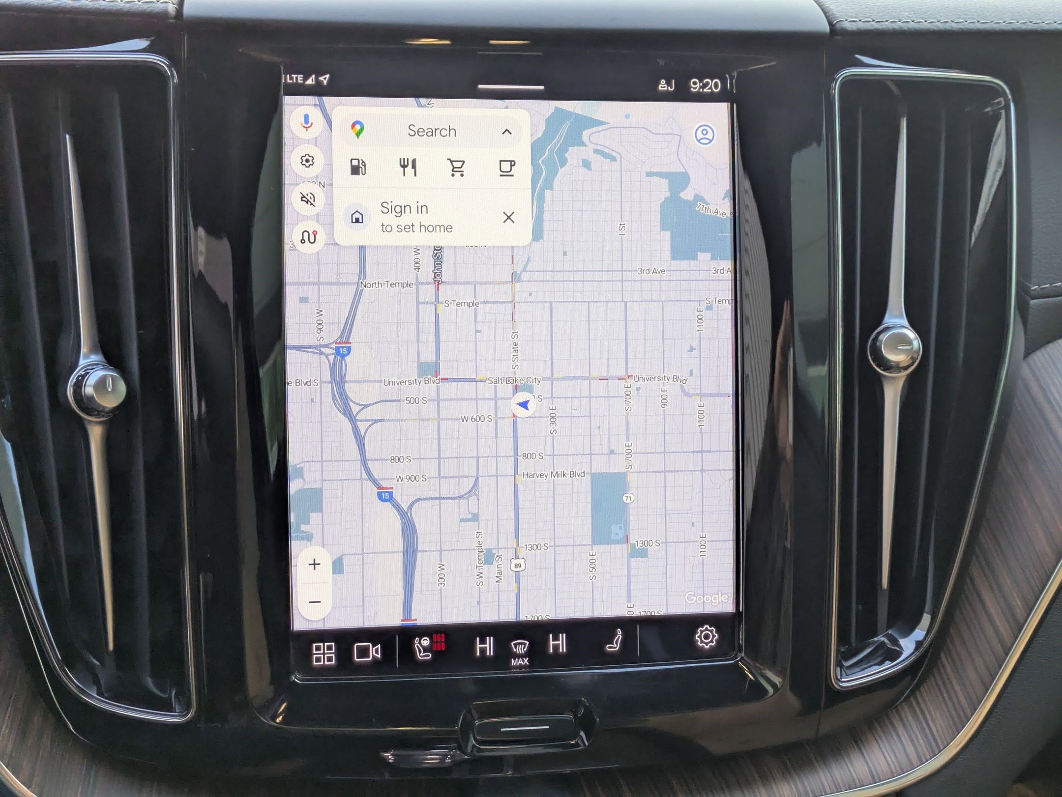 Certified 2023 Volvo XC60 B6 Ultimate w/ Protection Package Premier image 22