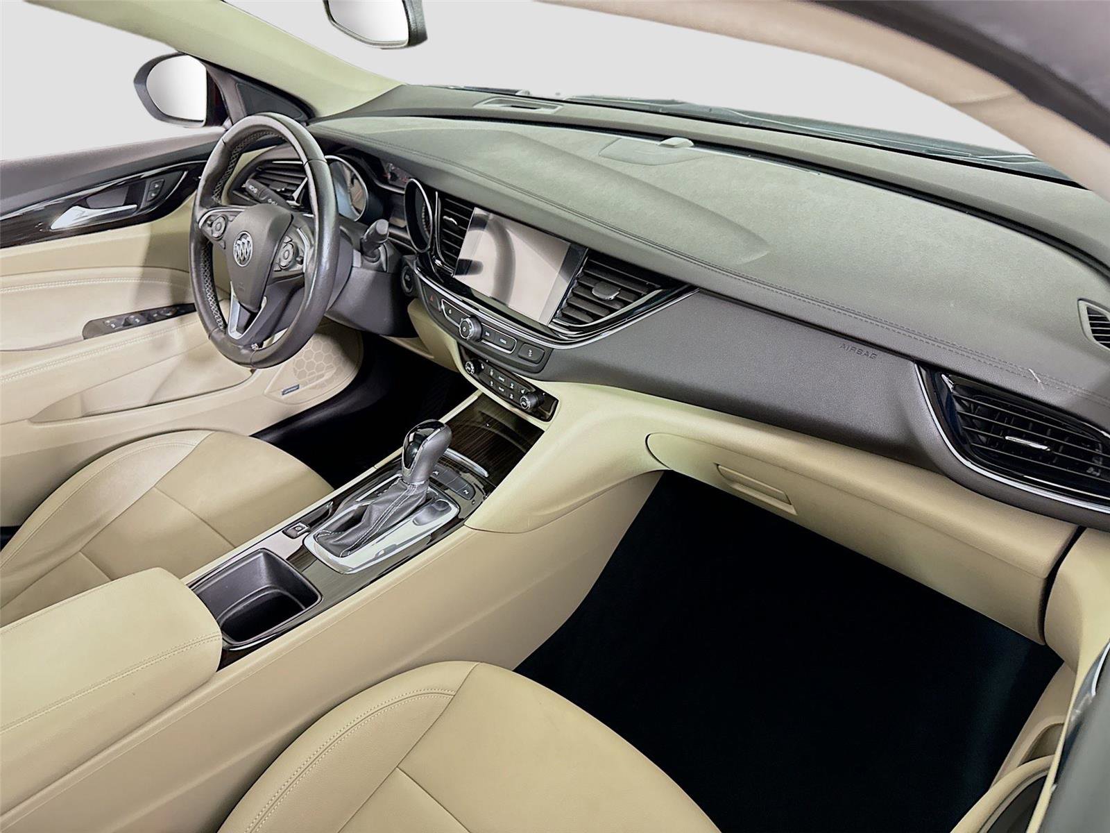 Used 2018 Buick Regal Essence w/ Driver Confidence Package #1 image 23