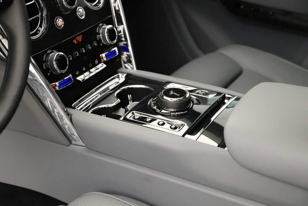 Used 2024 Rolls-Royce Cullinan w/ Cullinan Package AWD/4WD image 17