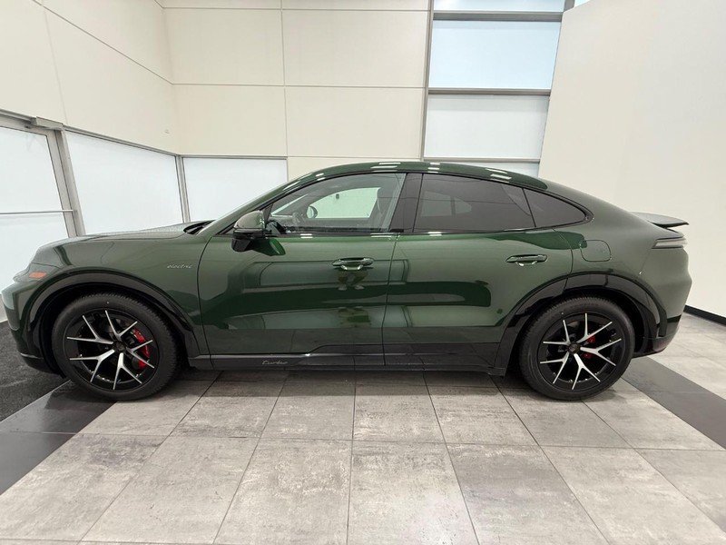 New 2026 Porsche Cayenne Turbo AWD/4WD image 2