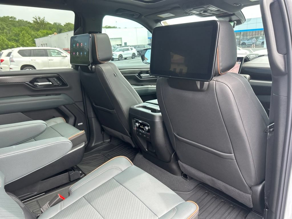 Used 2025 GMC Yukon AT4 w/ AT4 Premium Plus Package AWD/4WD image 51