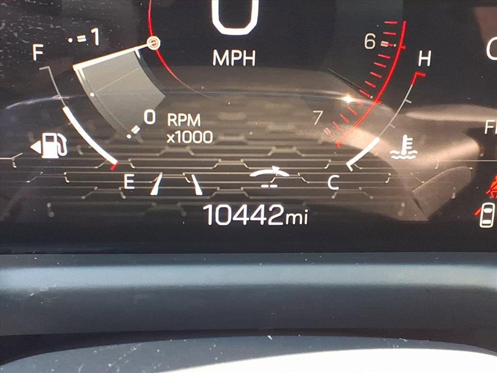 Used 2025 GMC Acadia Elevation image 22