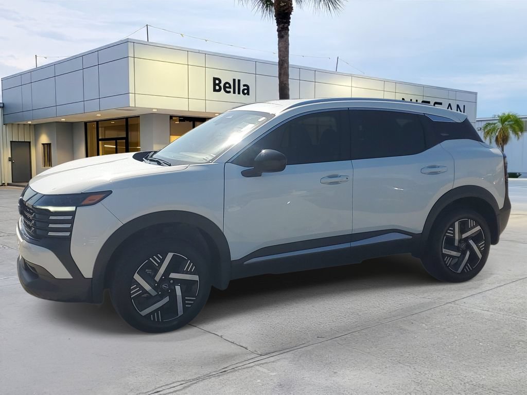 Used 2026 Nissan Kicks SV w/ Illumination Package FWD image 2