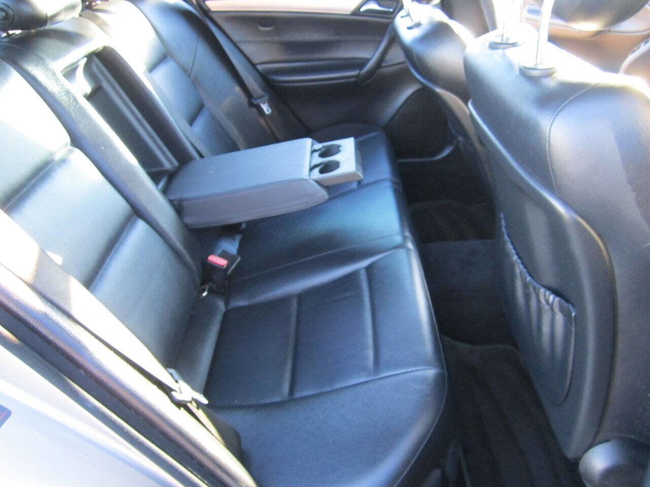 Used 2005 Mercedes-Benz C 230 Sedan image 10