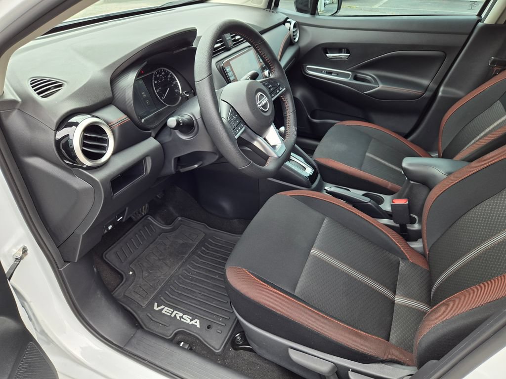 New 2025 Nissan Versa SR w/ Trunk Package FWD image 13
