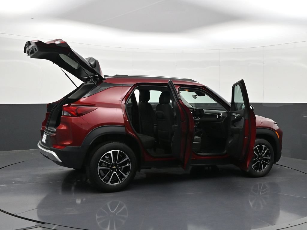 Used 2025 Chevrolet TrailBlazer LT FWD image 38