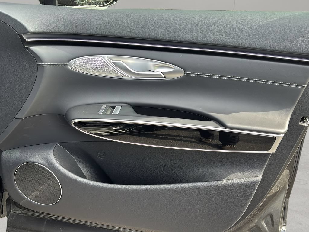 Certified 2026 Genesis GV70 2.5T AWD/4WD image 33