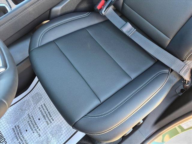 New 2027 Chevrolet Traverse LT FWD image 4
