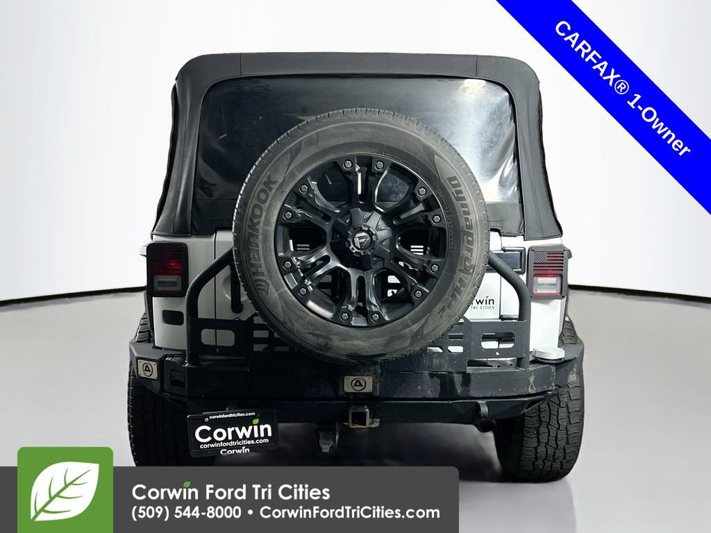 Used 2016 Jeep Wrangler Unlimited Sport w/ Max Tow Package image 13