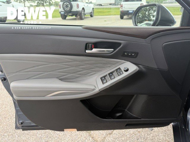 Used 2020 Toyota Avalon Limited w/ Advanced Safety Package FWD image 10