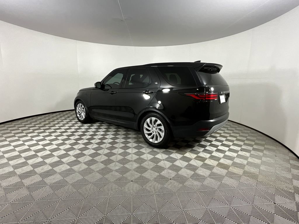 Certified 2025 Land Rover Discovery S image 3