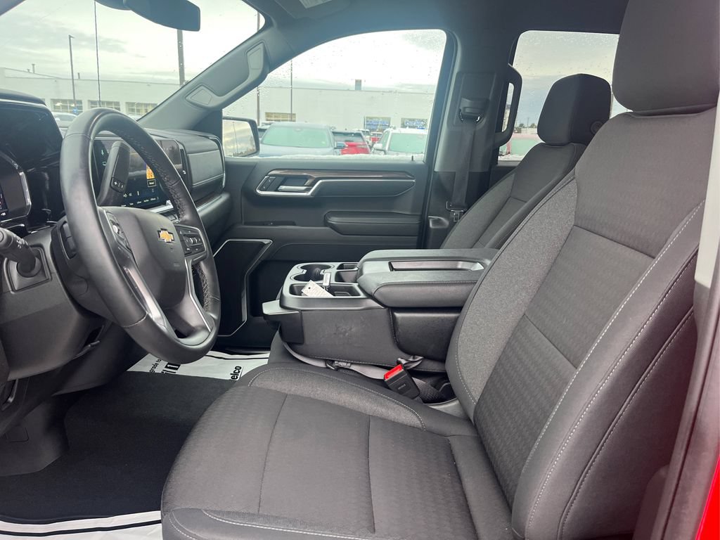 Used 2025 Chevrolet Silverado 1500 LT AWD/4WD image 19
