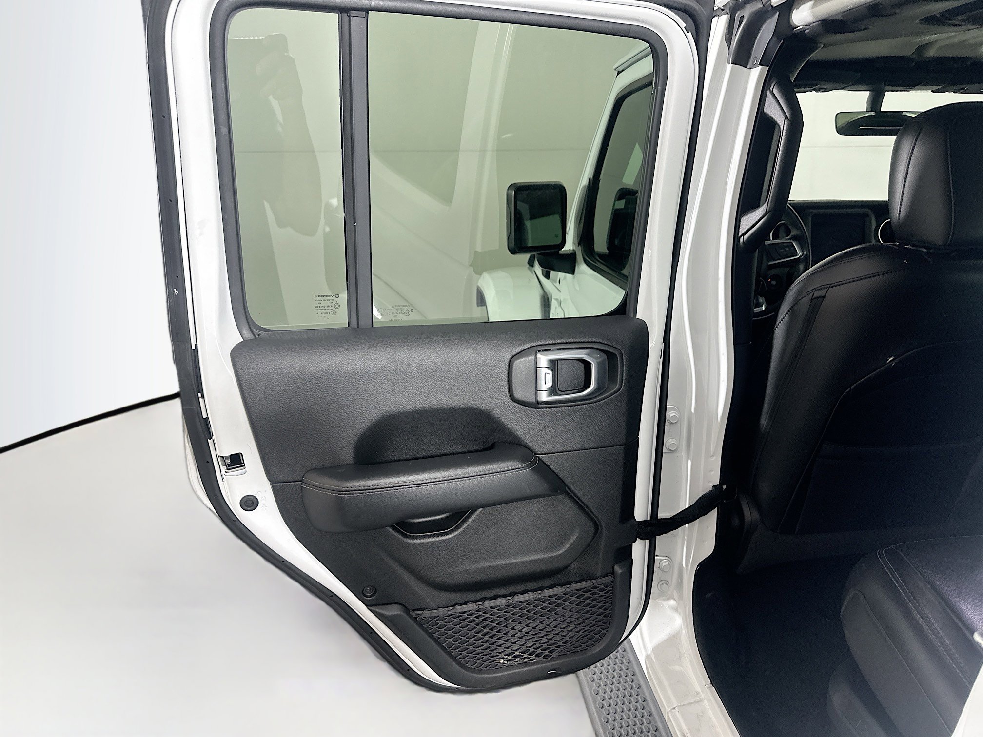 Used 2021 Jeep Wrangler Sahara image 25