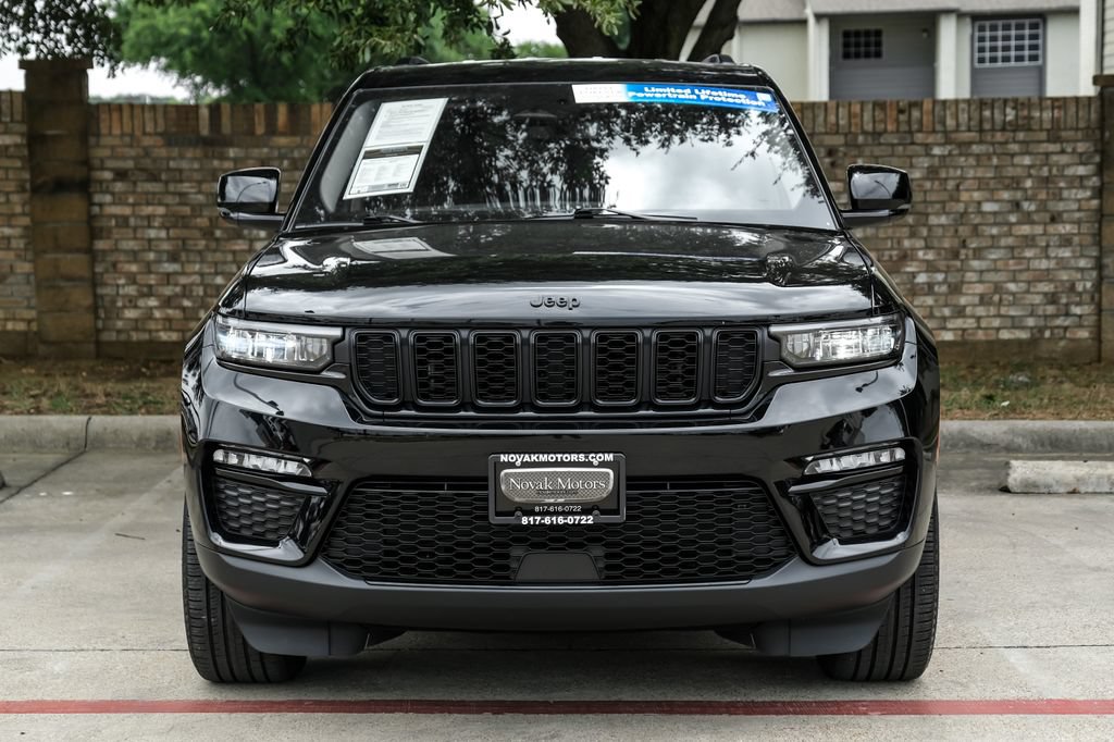 Used 2023 Jeep Grand Cherokee Limited w/ Black Appearance Package AWD/4WD image 10
