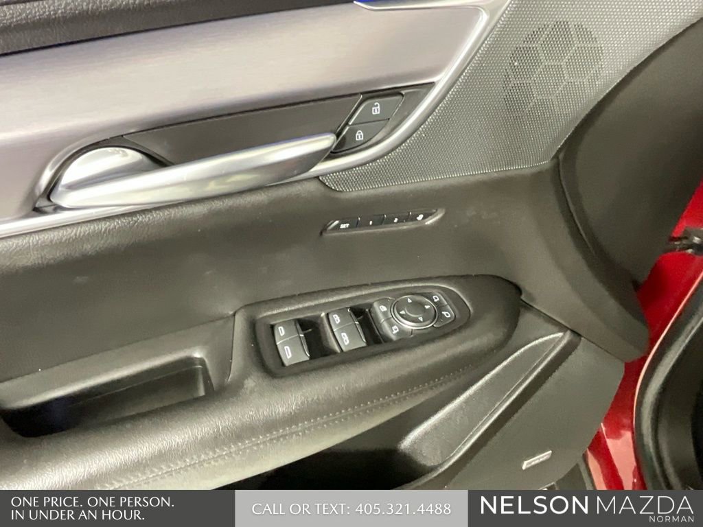Used 2019 Cadillac XT5 Premium Luxury FWD image 17