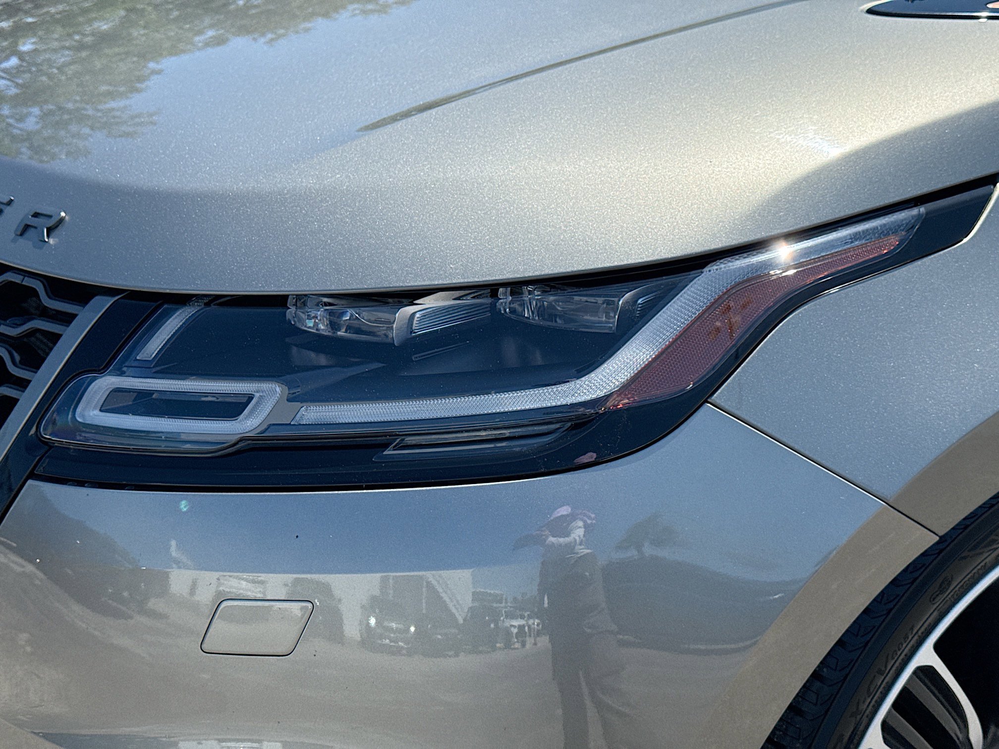 Used 2018 Land Rover Range Rover Velar AWD/4WD image 9