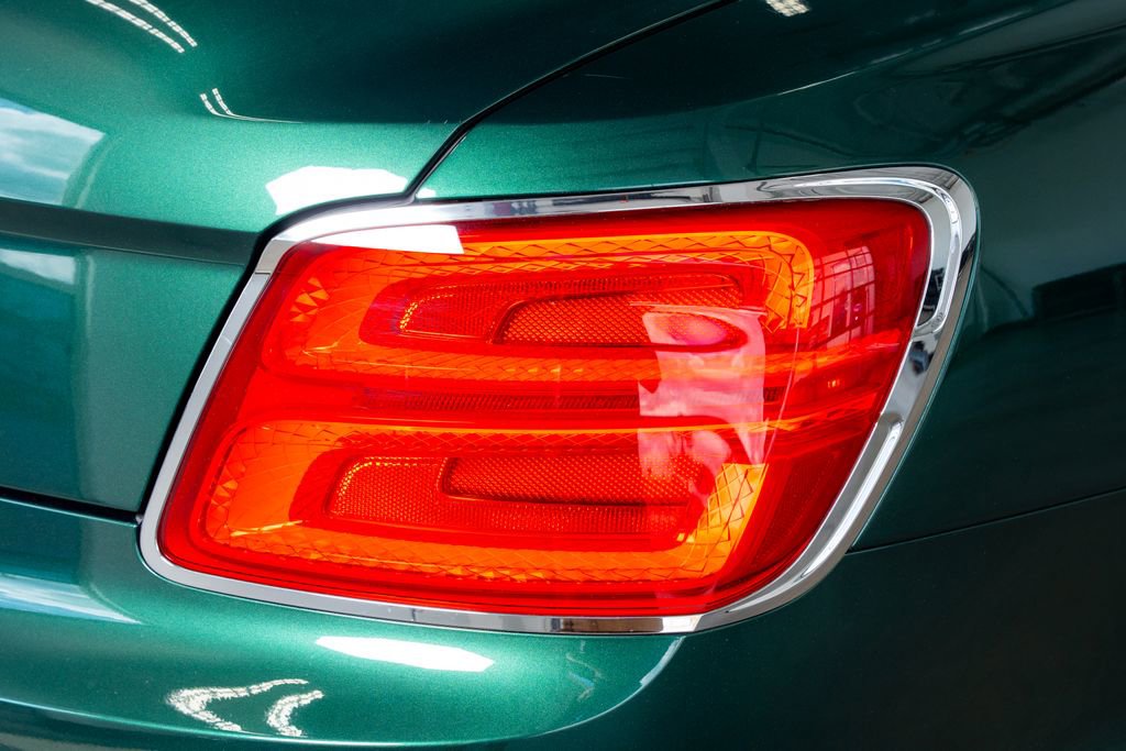 Used 2020 Bentley Flying Spur W12 image 29