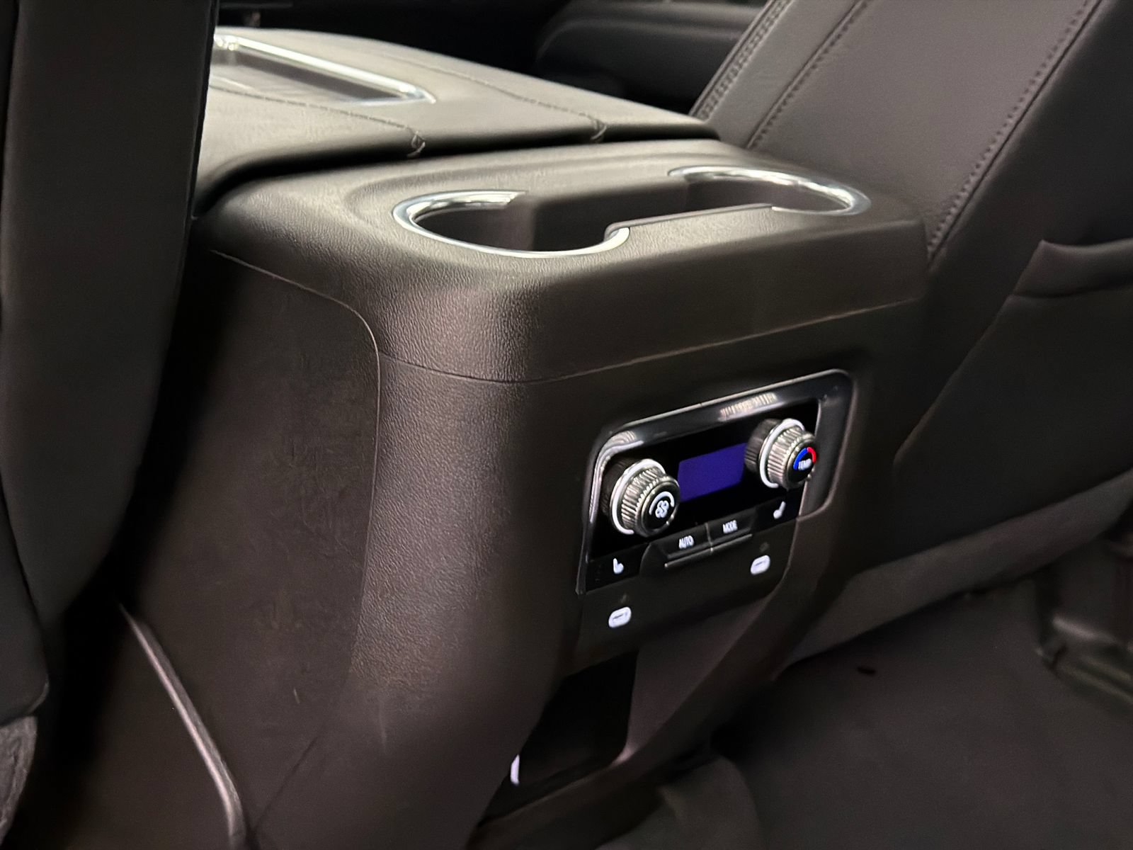 Used 2021 GMC Yukon XL Denali AWD/4WD image 29