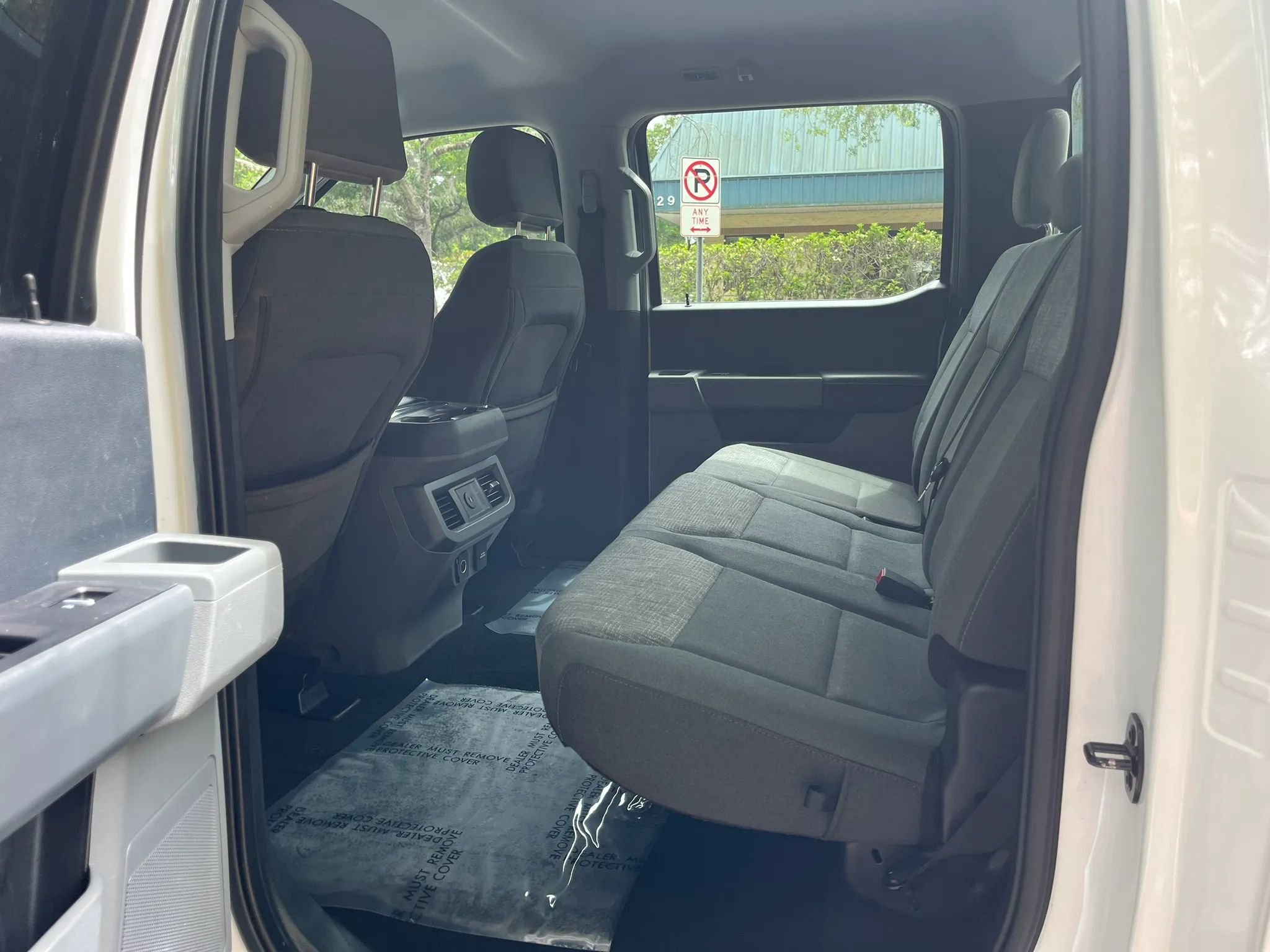 Used 2023 Ford F250 XLT w/ FX4 Off-Road Package AWD/4WD image 13