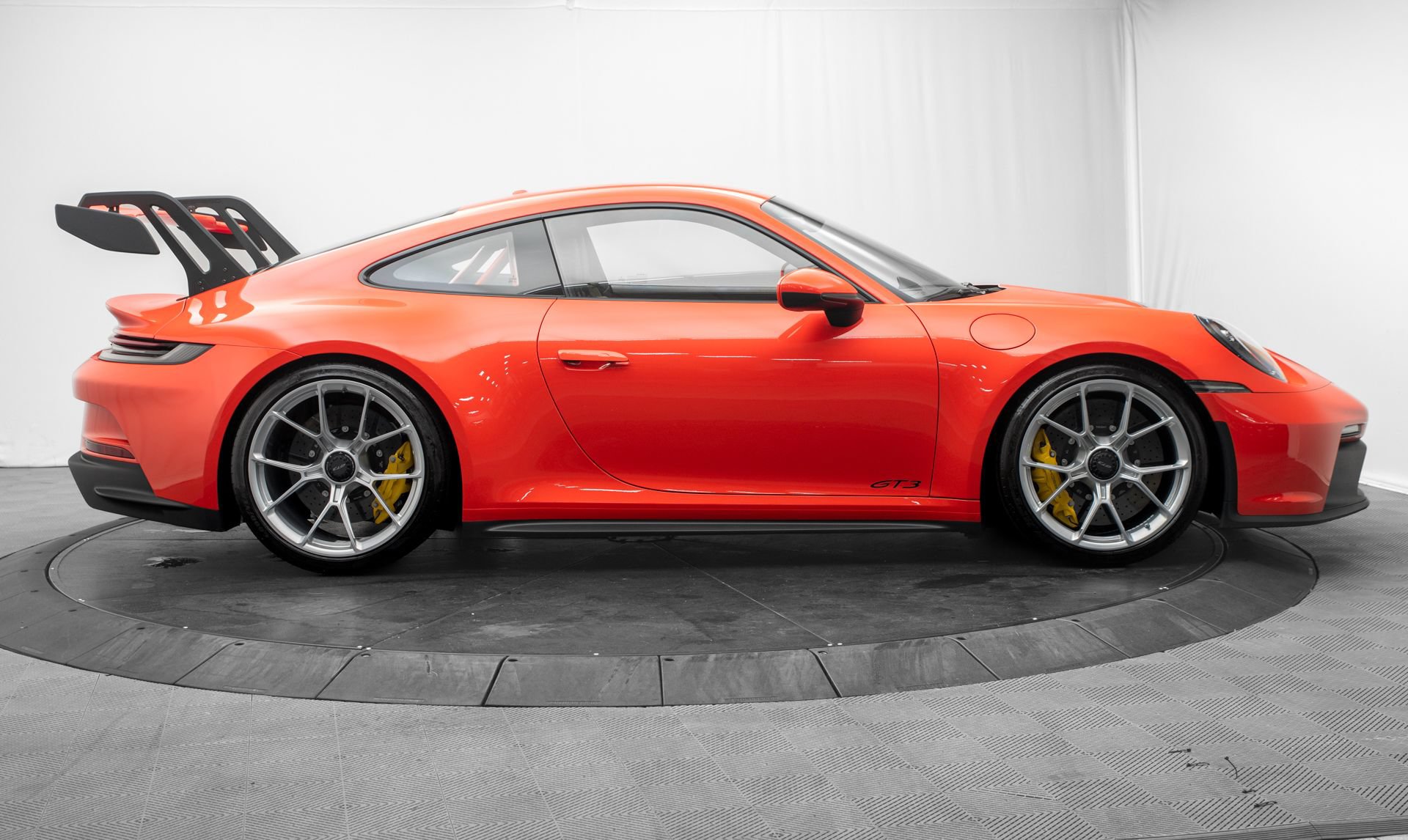 Used 2022 Porsche 911 GT3 RWD image 2