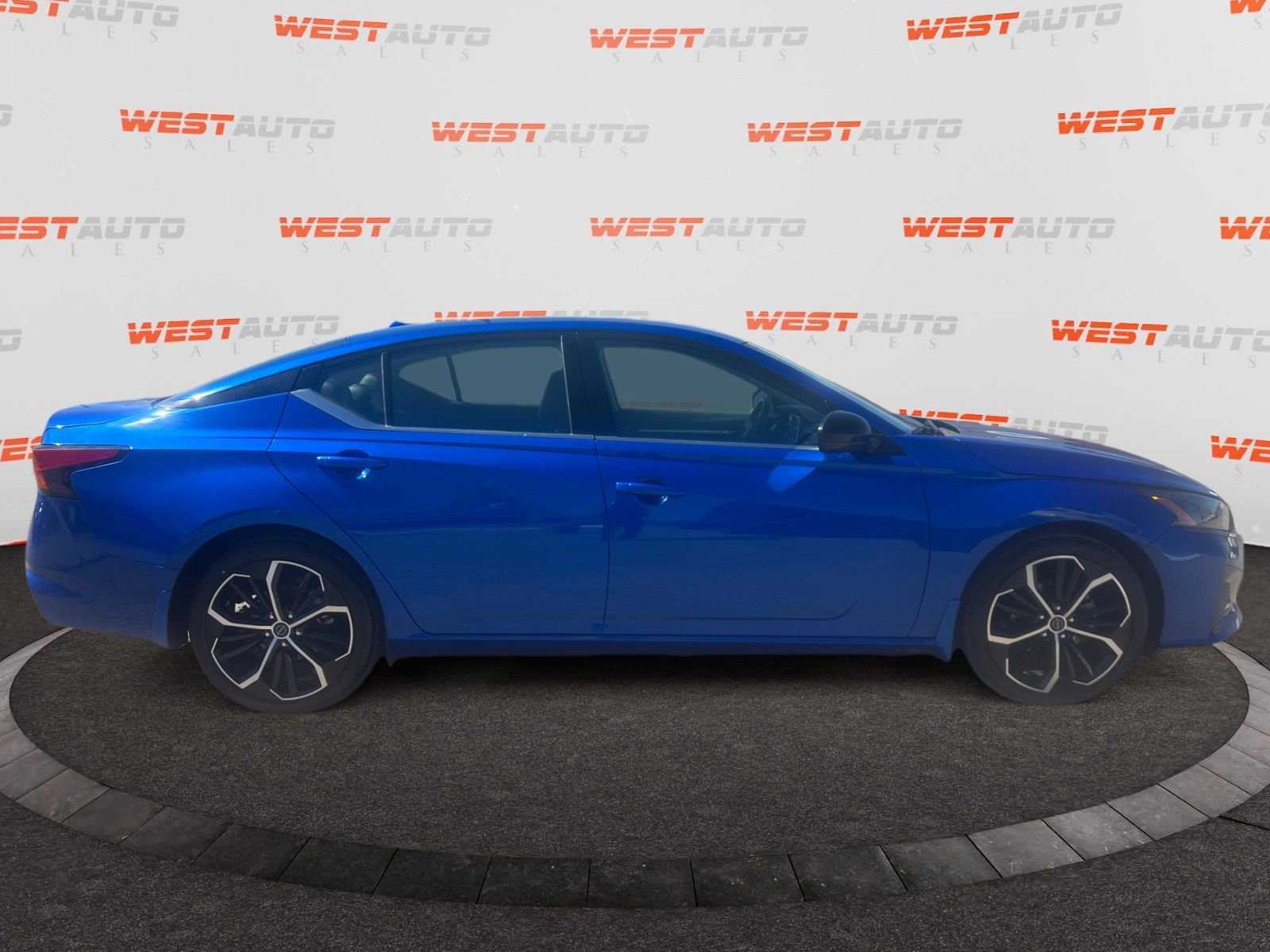 Used 2025 Nissan Altima 2.5 SR FWD image 6