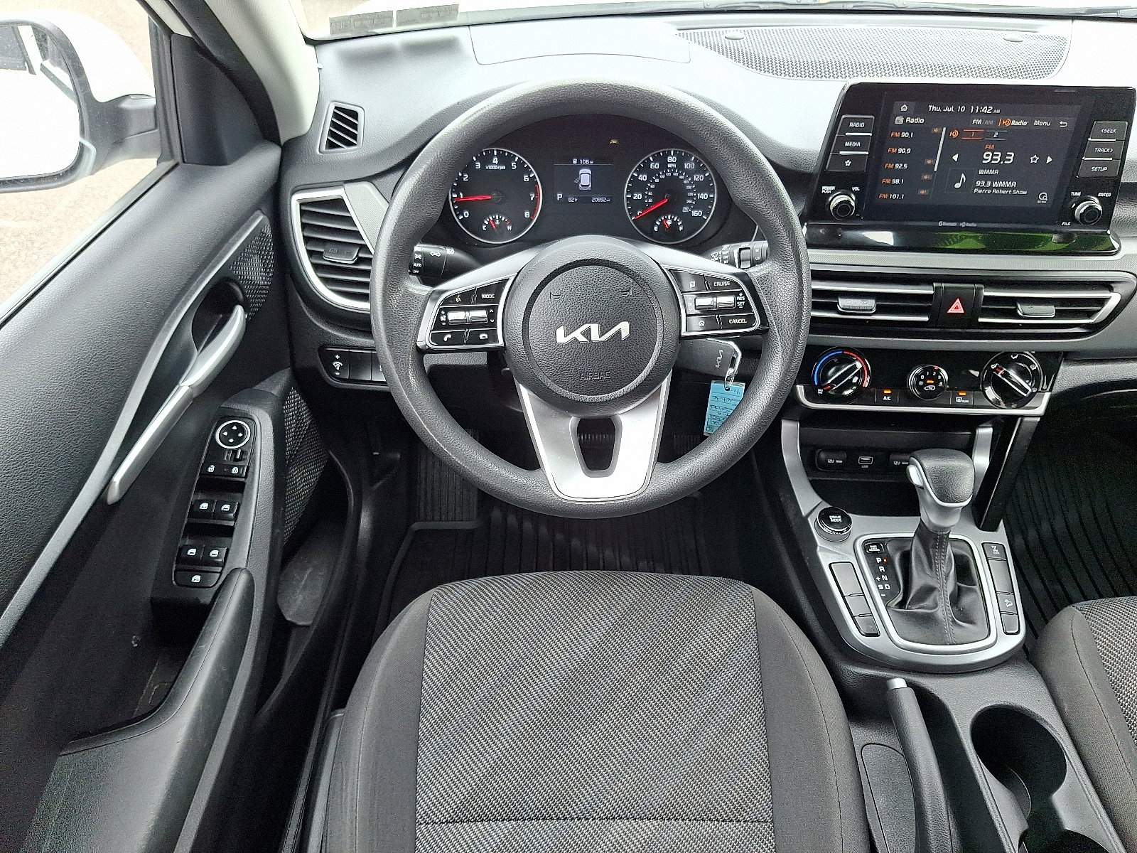 Used 2022 Kia Seltos LX image 11
