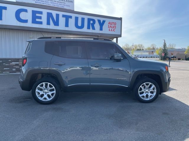 Used 2017 Jeep Renegade Latitude w/ Popular Equipment Group AWD/4WD image 17