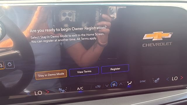 New 2027 Chevrolet Traverse LT w/ Driver Confidence Package FWD image 19