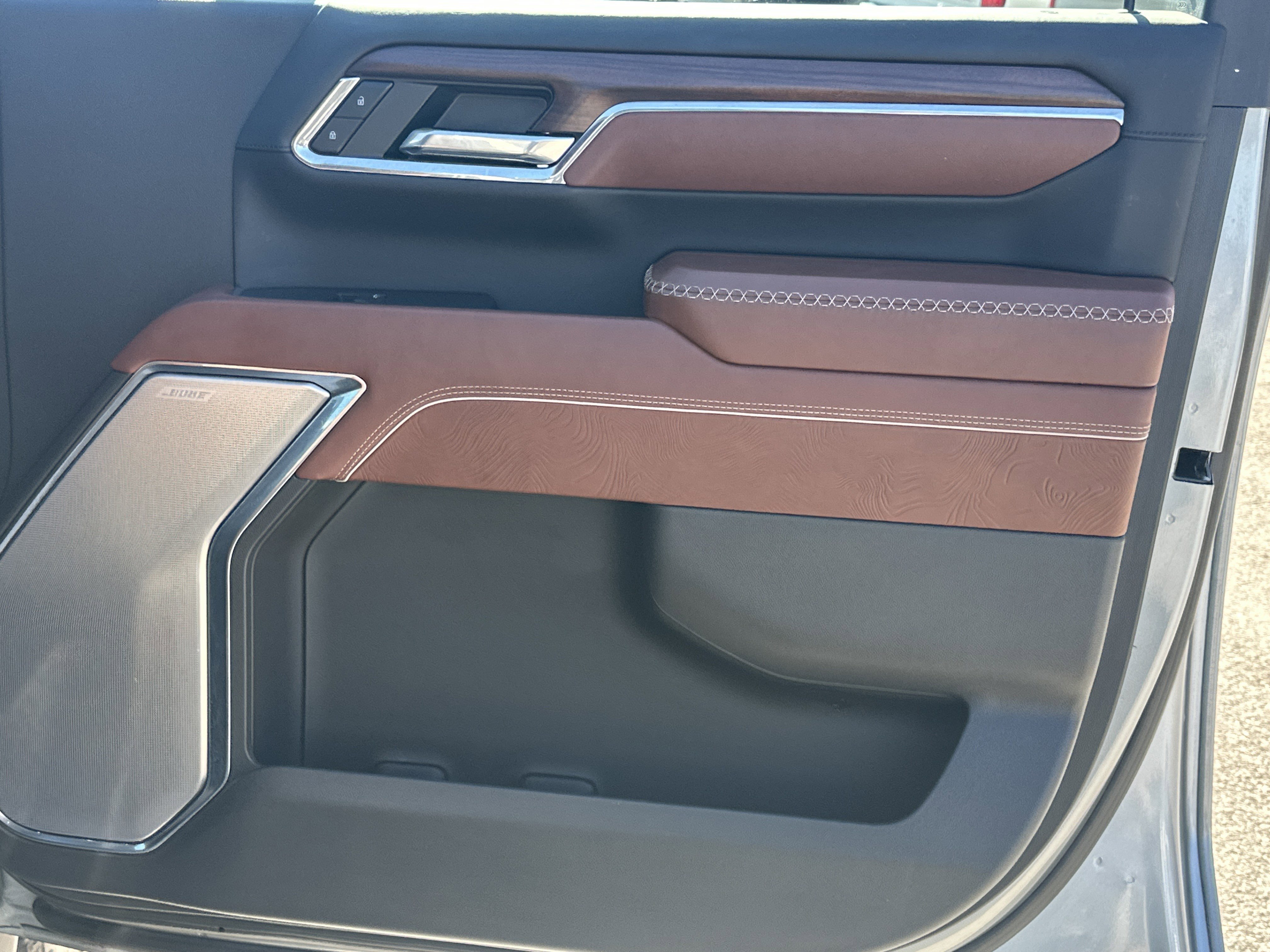 Used 2024 GMC Sierra 3500 Denali Ultimate image 11