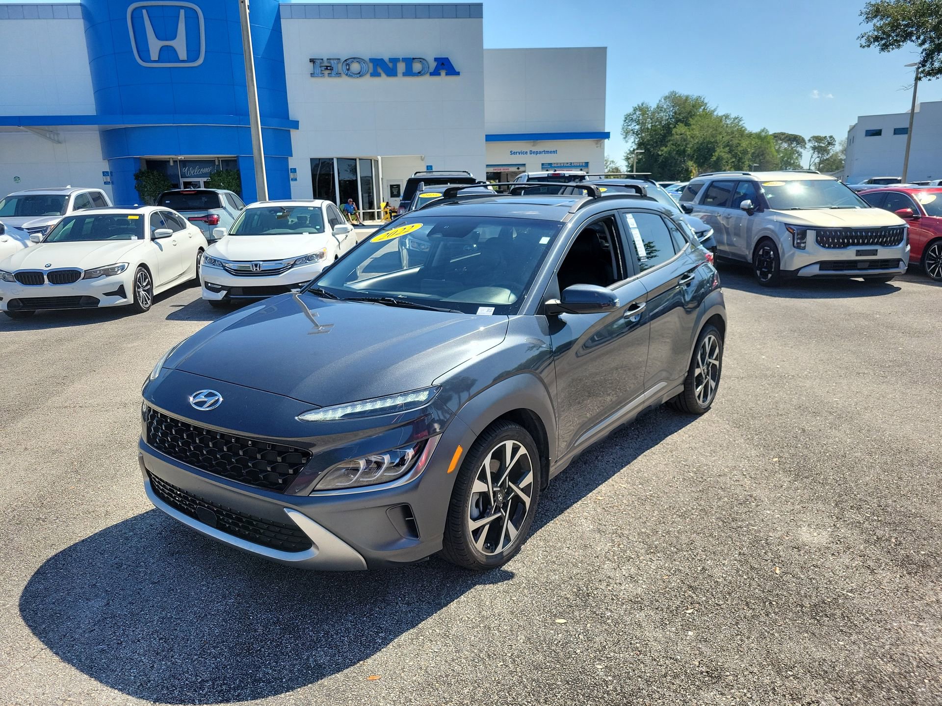 Used 2022 Hyundai Kona Limited image 10