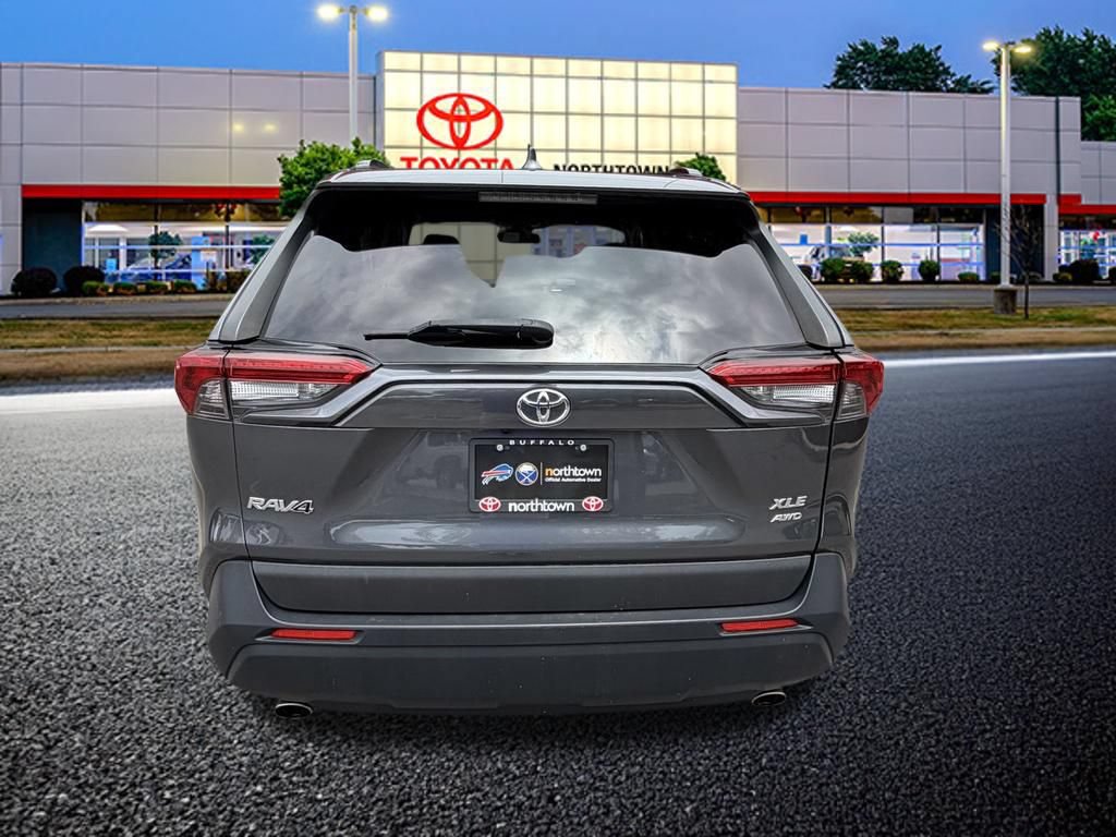Used 2021 Toyota RAV4 XLE Premium AWD/4WD image 22