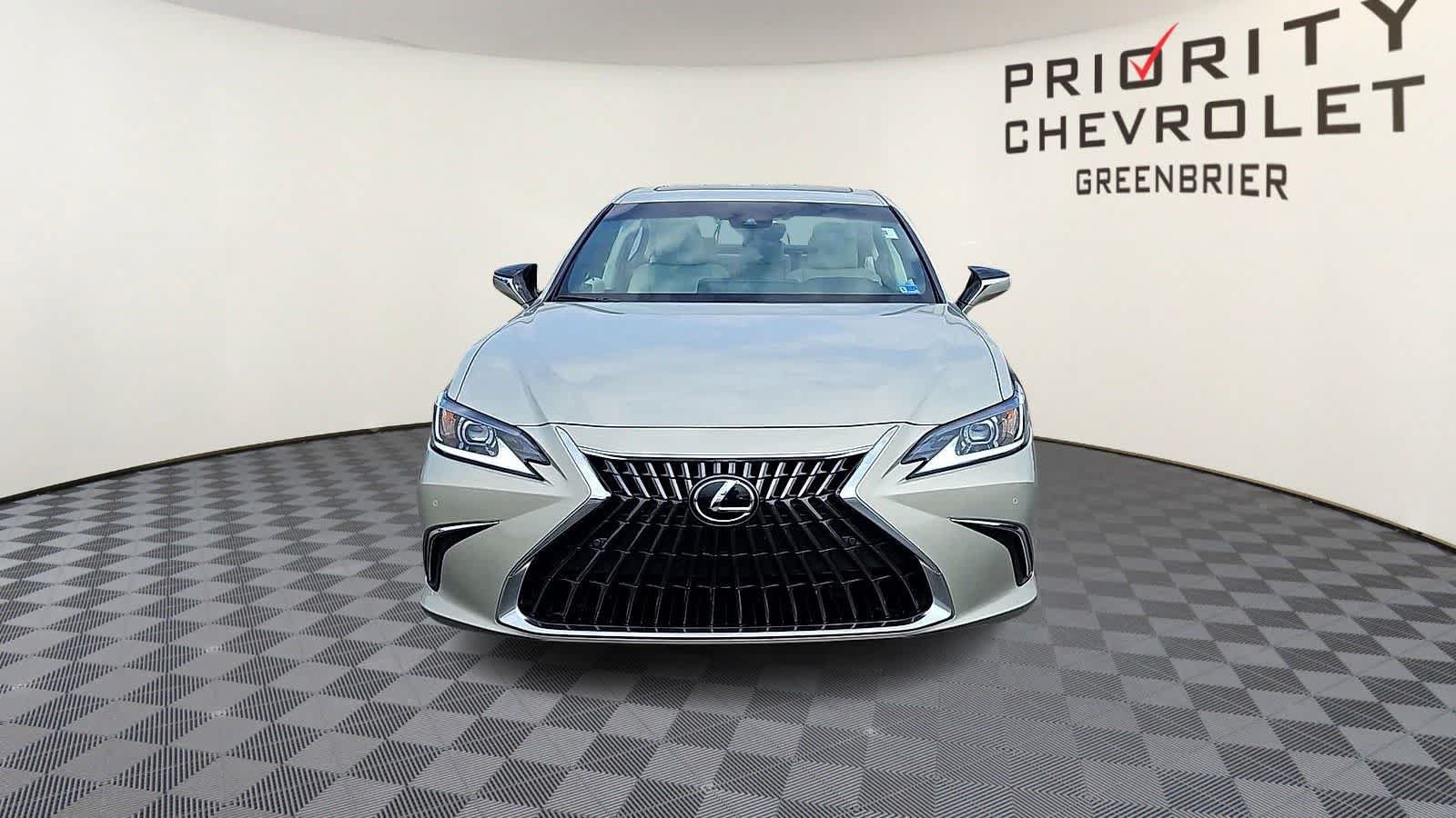 Used 2025 Lexus ES 300h w/ Premium Package FWD image 3