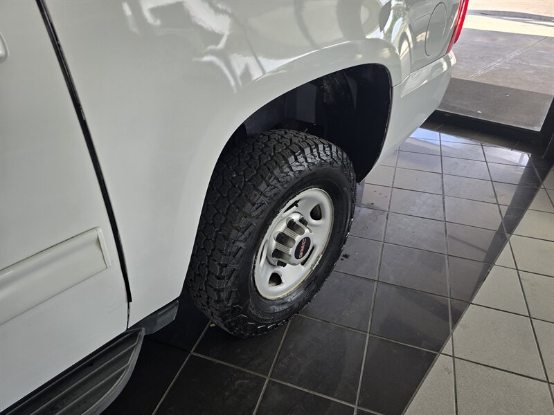 Used 2013 GMC Yukon XL 2500 w/ Skid Plate Package AWD/4WD image 32