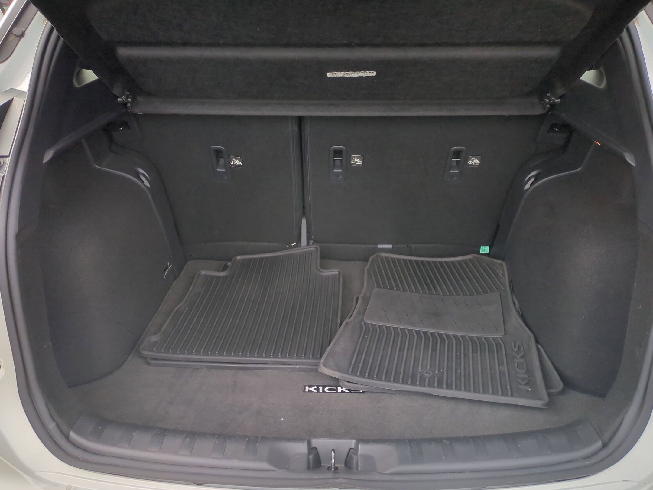 Used 2023 Nissan Kicks SR w/ SR Premium Package image 22