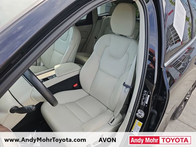 Used 2022 Volvo XC60 B5 Momentum w/ Climate Package AWD/4WD image 10