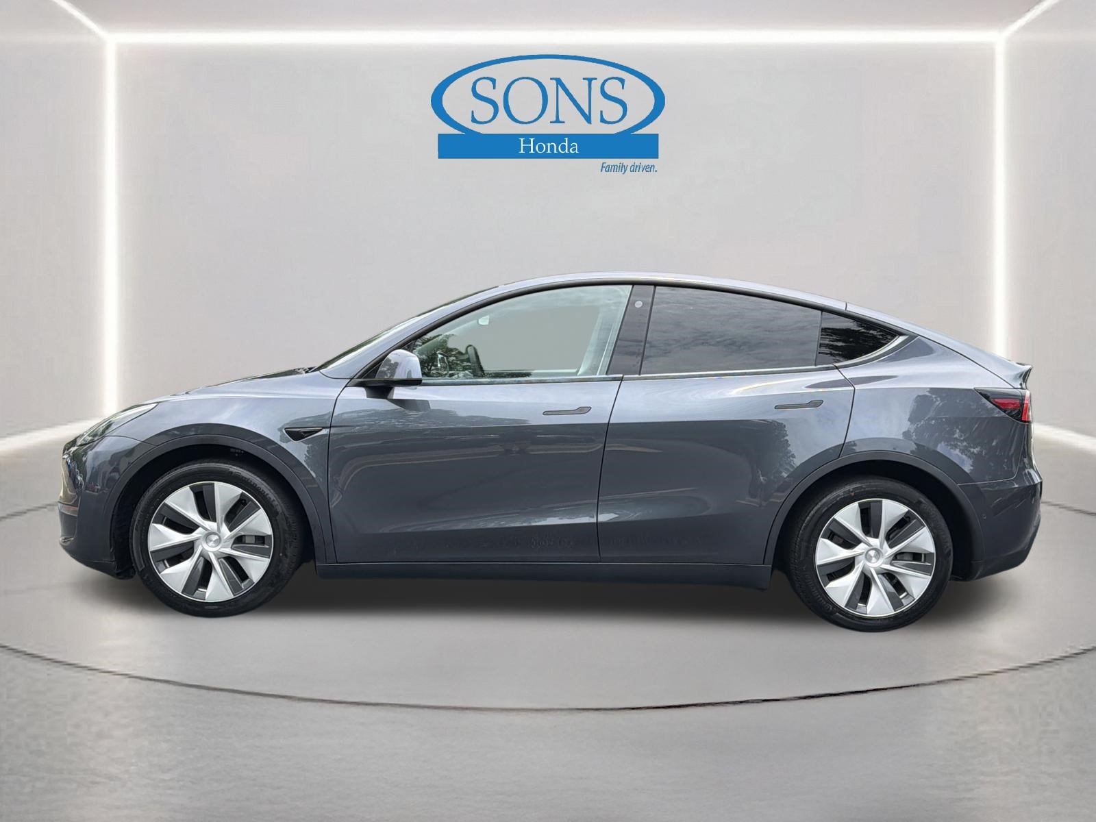 Used 2021 Tesla Model Y Long Range AWD/4WD image 20