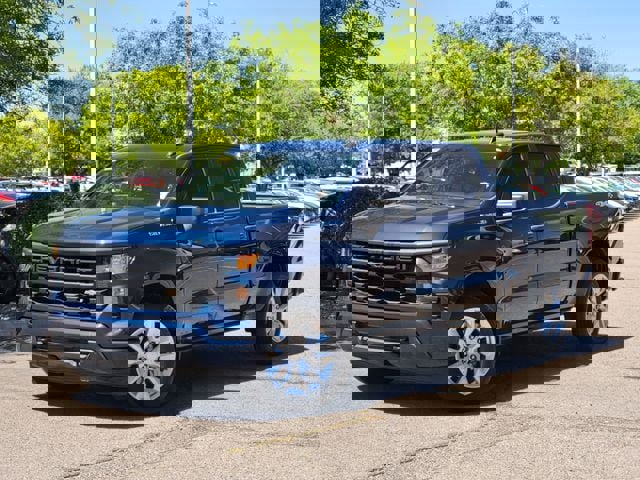 Used 2022 Chevrolet Silverado 1500 Custom AWD/4WD image 2