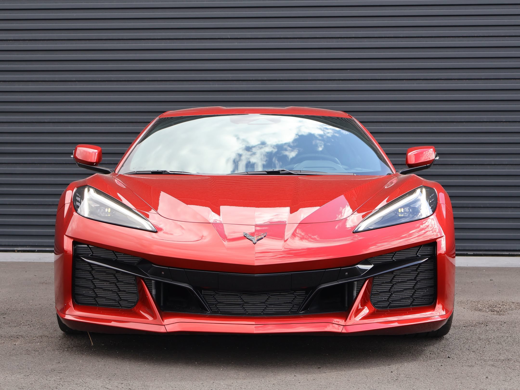 Used 2025 Chevrolet Corvette Z06 RWD image 2
