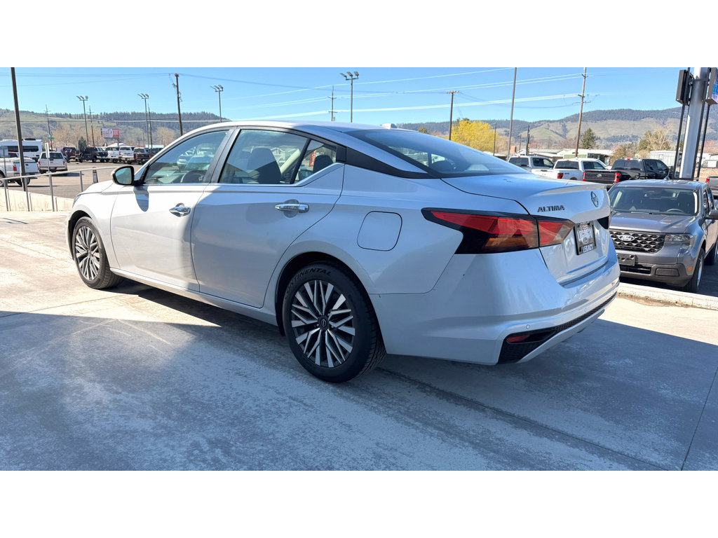 Used 2023 Nissan Altima 2.5 SV FWD image 5