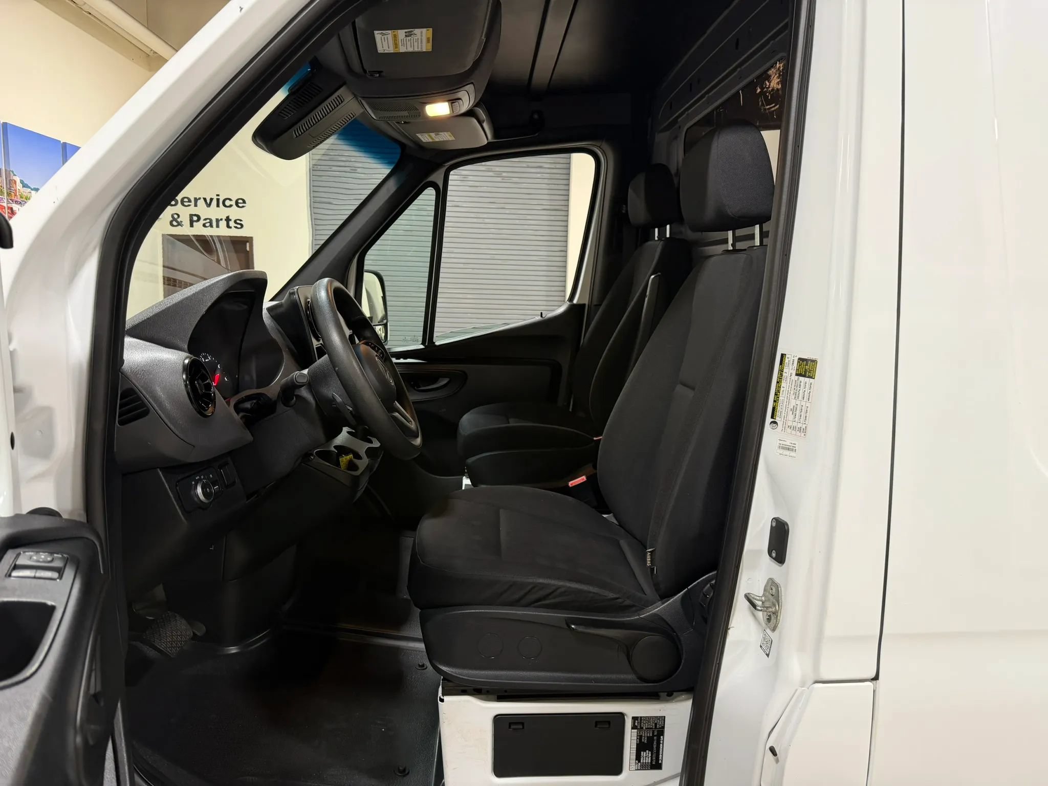 Used 2020 Mercedes-Benz Sprinter 2500 image 34