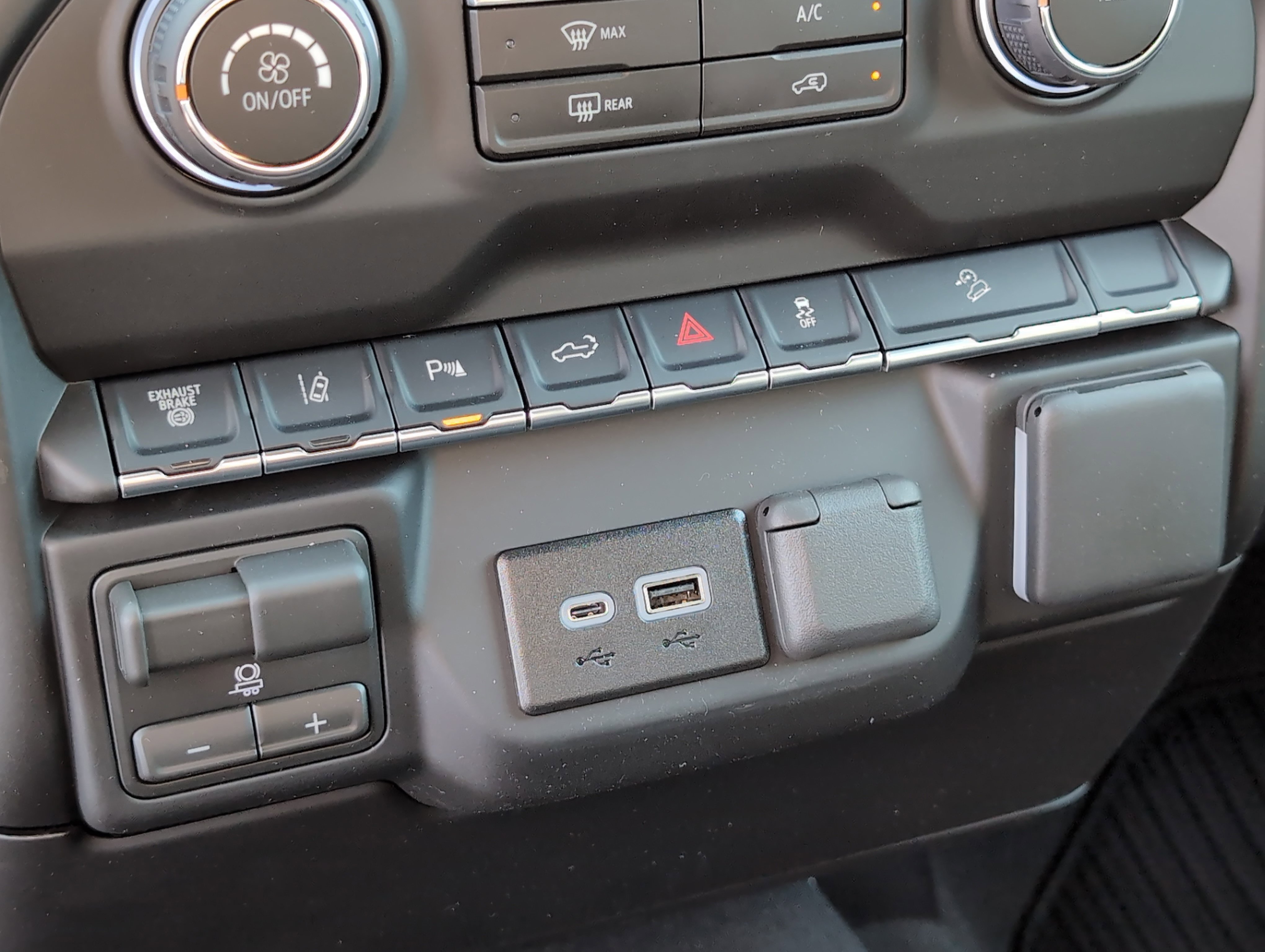 New 2026 Chevrolet Silverado 2500 Custom w/ Custom Value Package AWD/4WD image 21