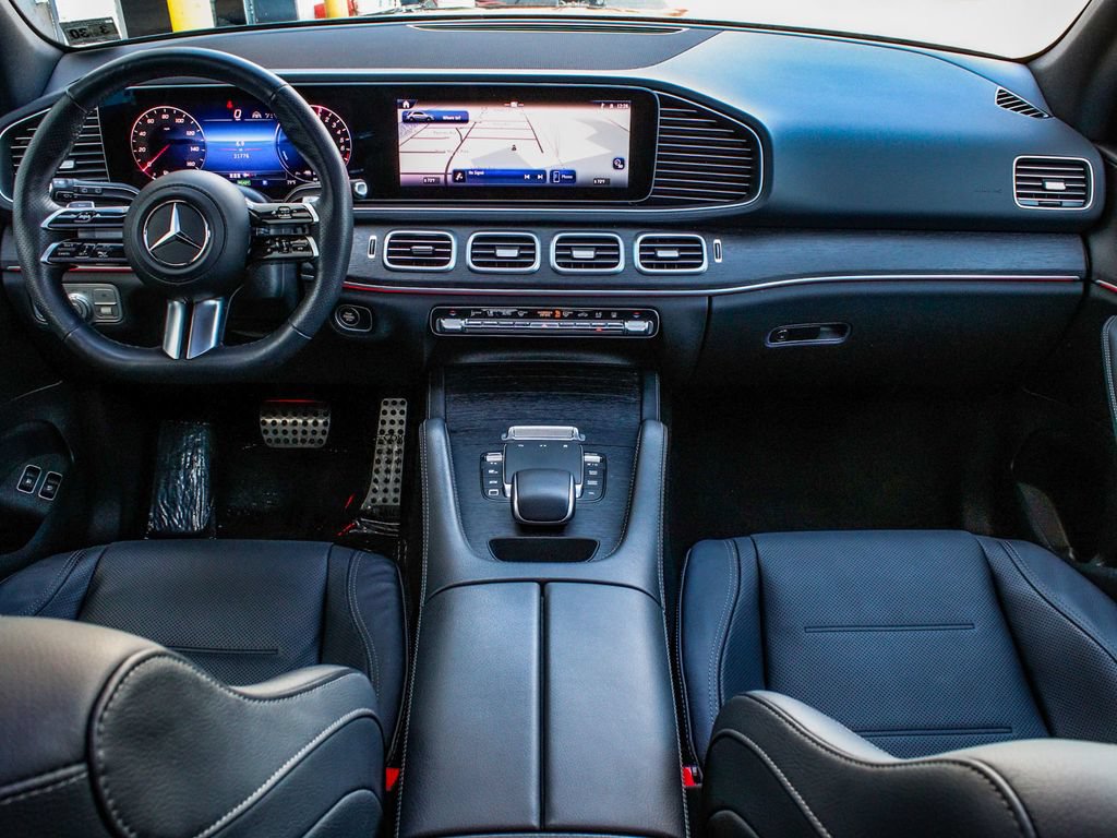 Used 2025 Mercedes-Benz GLE 450e 4MATIC w/ AMG Line Interior image 38