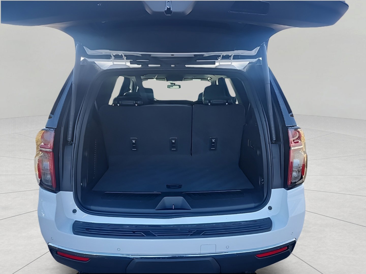 Used 2023 Chevrolet Tahoe LT w/ Luxury Package image 8