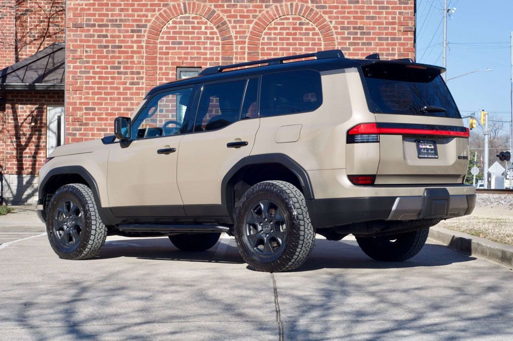 Used 2024 Lexus GX 550 image 7