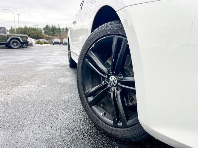 Used 2013 Volkswagen Passat 3.6 SEL Premium image 2