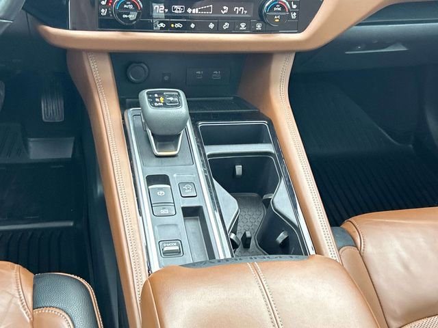 Used 2022 Nissan Pathfinder Platinum w/ Lighting Package (N92) image 17