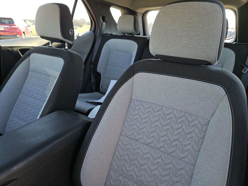 Used 2022 Chevrolet Equinox LS image 25